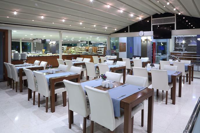 Imagen del bar/restaurante del Hotel Adana Garden Business. Foto 9