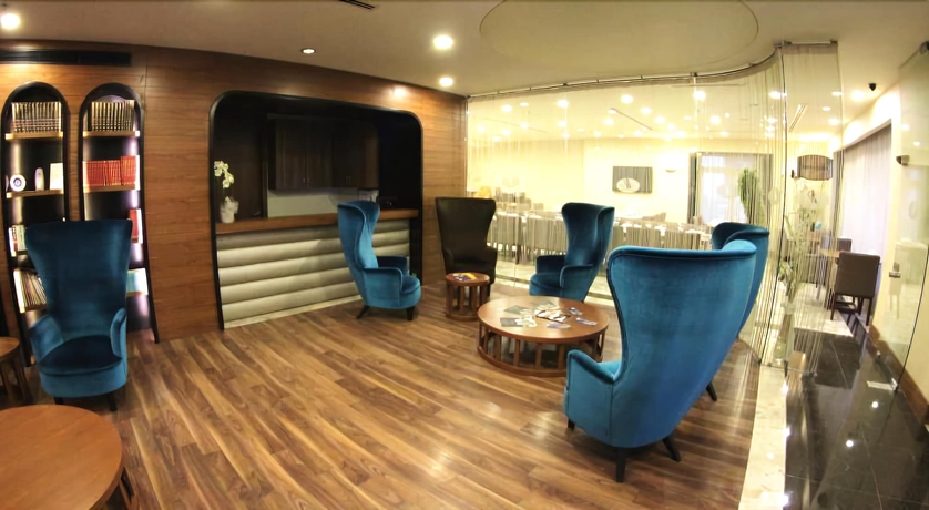 Imagen de los interiores del Hotel Adana Plaza Otel. Foto 13