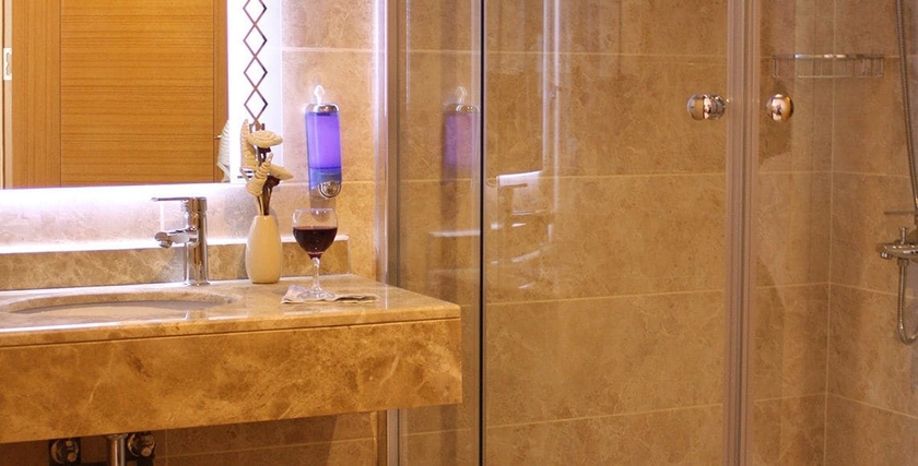 Imagen de la habitación del Hotel Adana Yukselhan. Foto 5