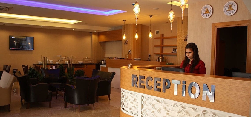 Imagen de los interiores del Hotel Adana Yukselhan. Foto 18