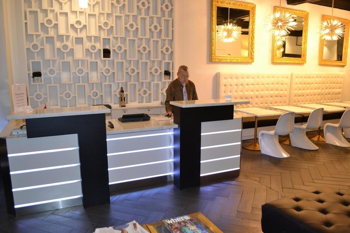 Imagen de los interiores del Hotel Adante. Foto 10