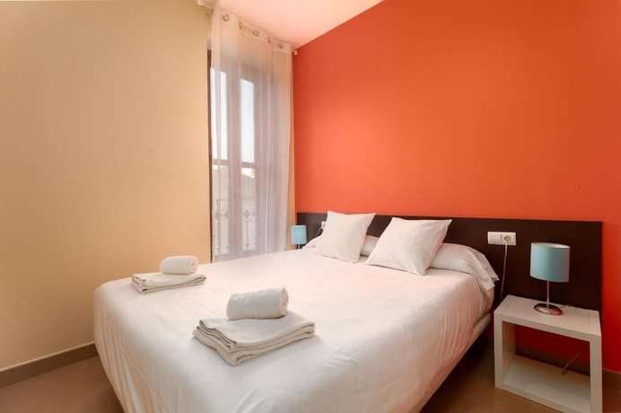 Imagen de la habitación del Hotel Adarve Flats. Foto 15