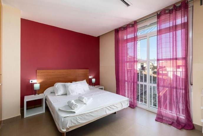 Imagen de la habitación del Hotel Adarve Flats. Foto 20