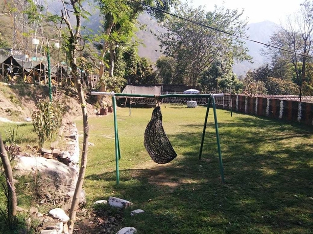 Imagen de los exteriores del Hotel Adb Rooms Adventure Guru Byasi. Foto 9