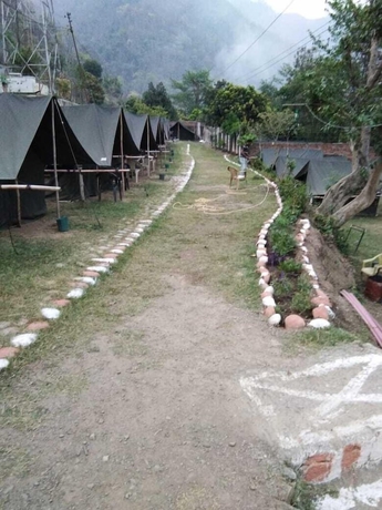 Imagen de los interiores del Hotel Adb Rooms Adventure Guru Byasi. Foto 11