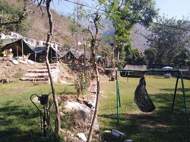Imagen de los exteriores del Hotel Adb Rooms Adventure Guru Byasi. Foto 10