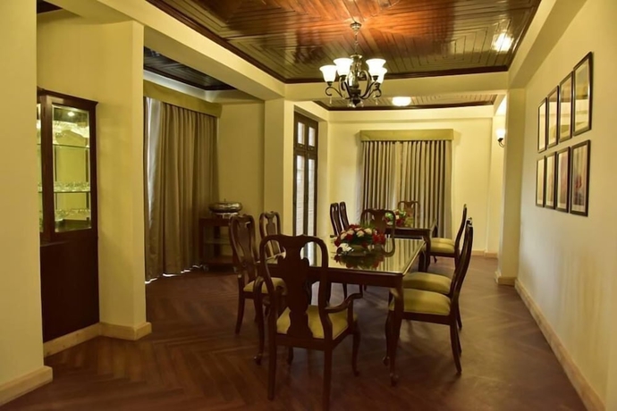 Imagen del bar/restaurante del Hotel Adb Rooms The Oak Tree House. Foto 6