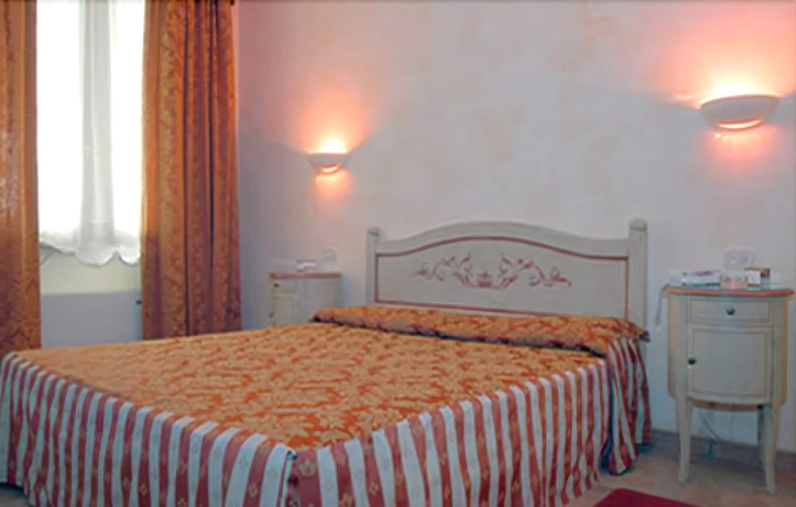 Imagen de la habitación del Hotel Adda. Foto 9
