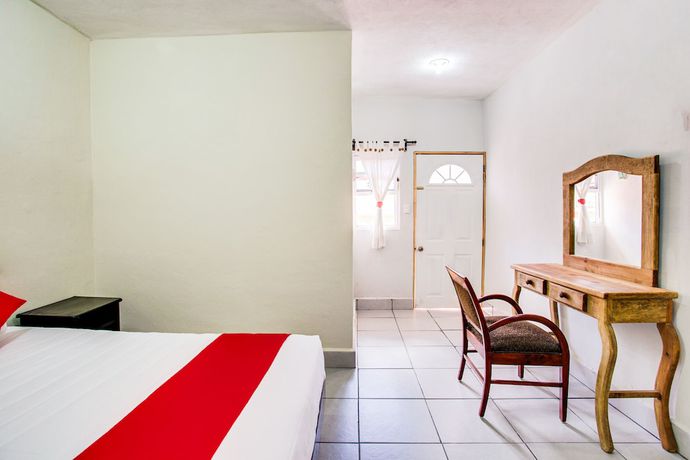 Imagen de la habitación del Hotel Addy. Foto 8