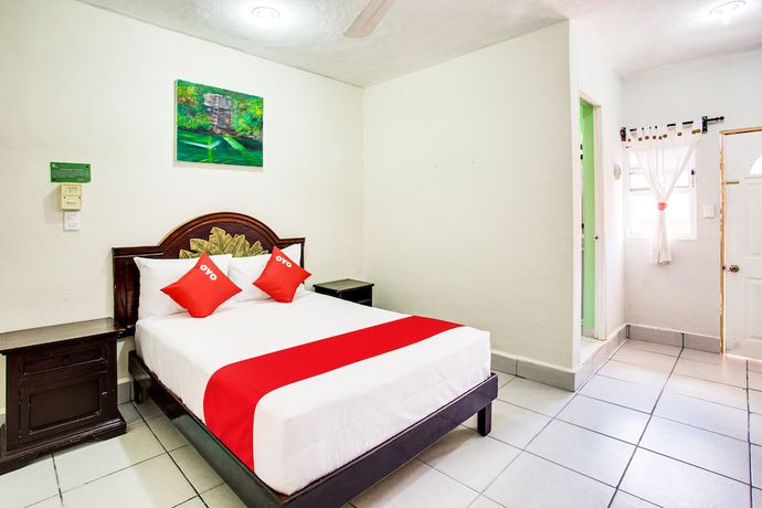 Imagen de la habitación del Hotel Addy. Foto 17
