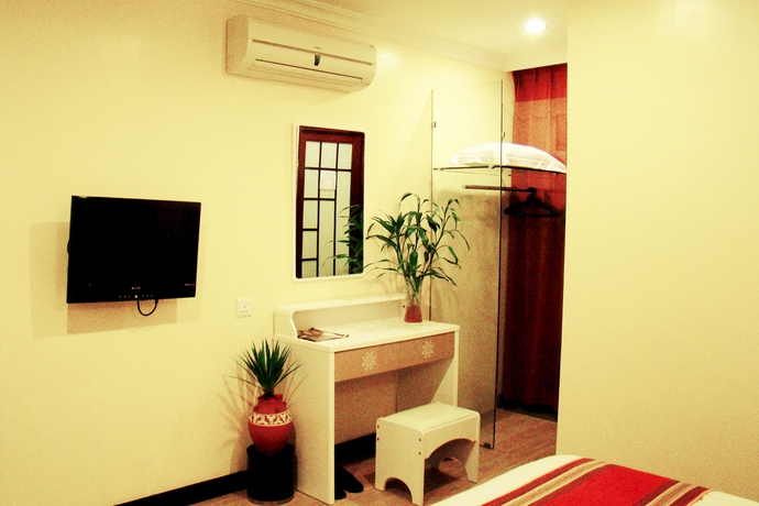 Imagen de la habitación del Hotel Adel. Foto 5