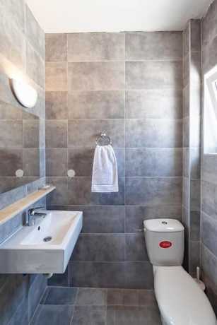 Imagen de la habitación del Hotel Adel Paradise. Foto 6