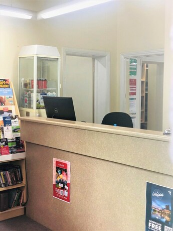 Imagen de los interiores del Hotel Adelaide Caravan Park. Foto 36