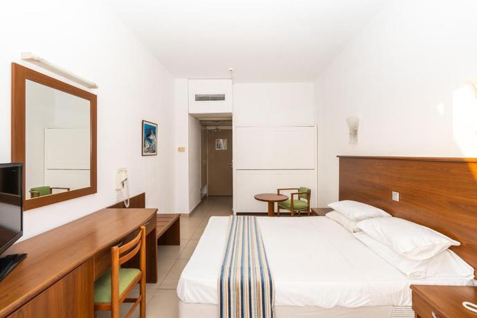 Imagen general del Hotel Adelais Bay. Foto 8