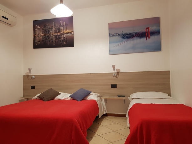 Imagen de la habitación del Hotel Adelchi. Foto 8