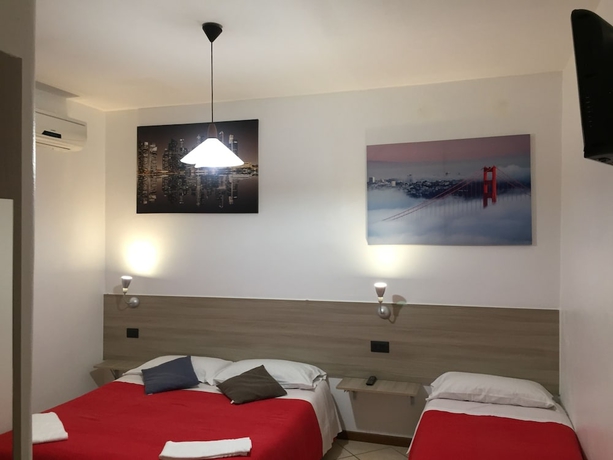 Imagen de la habitación del Hotel Adelchi. Foto 9