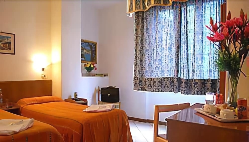 Imagen de la habitación del Hotel Adelchi. Foto 14