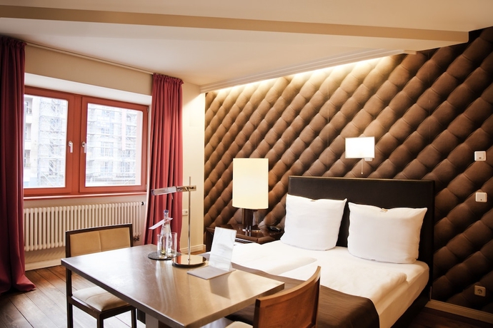 Imagen de la habitación del Hotel Adele. Foto 2