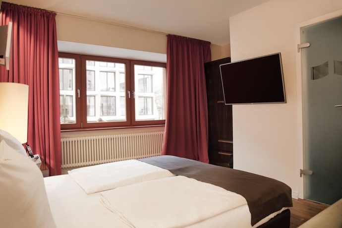 Imagen de la habitación del Hotel Adele. Foto 16