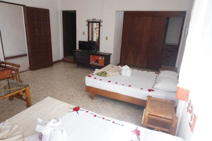 Imagen de la habitación del Hotel Adelita. Foto 10