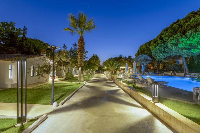 Imagen de los interiores del Hotel Adella Garden Marina. Foto 13