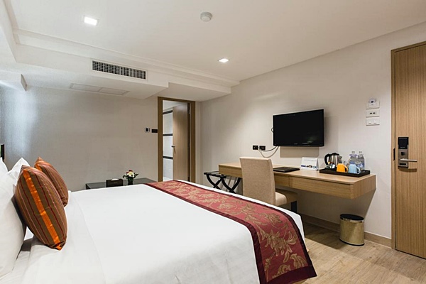 Imagen de la habitación del Hotel Adelphi Pattaya. Foto 10