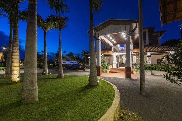 Imagen de los interiores del Hotel Adena Beach Resort. Foto 14