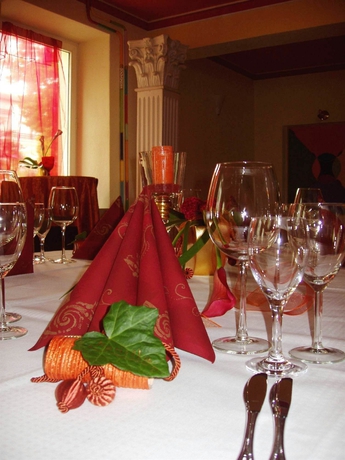 Imagen del bar/restaurante del Hotel Adenia. Foto 4