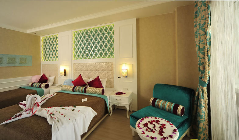 Imagen de los interiores del Hotel Adenya and Resort. Foto 11