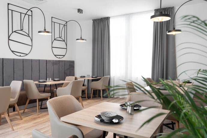 Imagen del bar/restaurante del Hotel Adeo. Foto 5