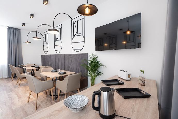 Imagen del bar/restaurante del Hotel Adeo. Foto 6