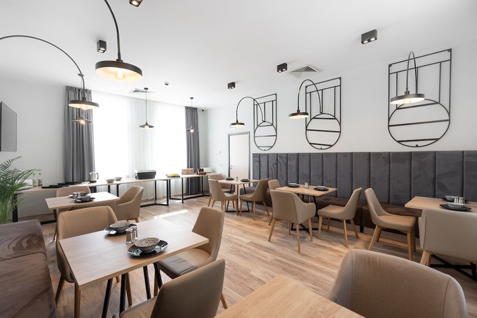 Imagen del bar/restaurante del Hotel Adeo, Ruse Ciudad. Foto 3