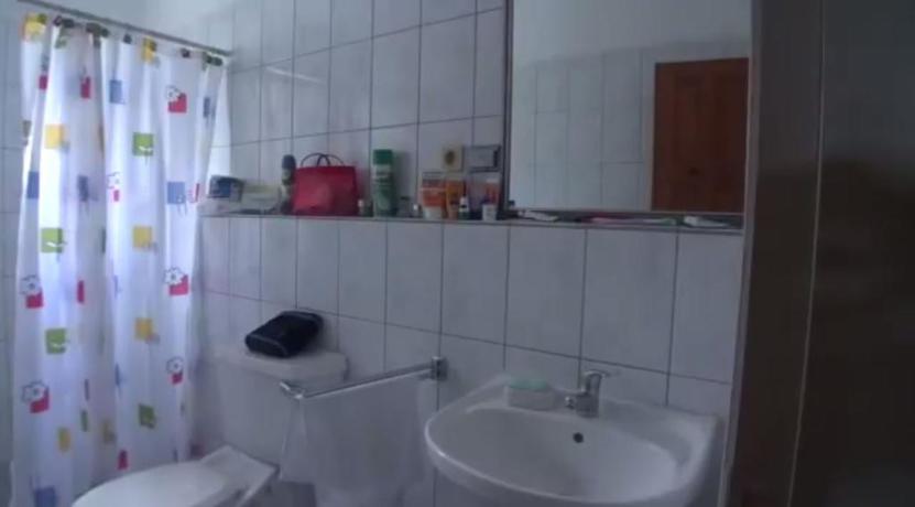 Imagen de la habitación del Hotel Ade's Domicil. Foto 6