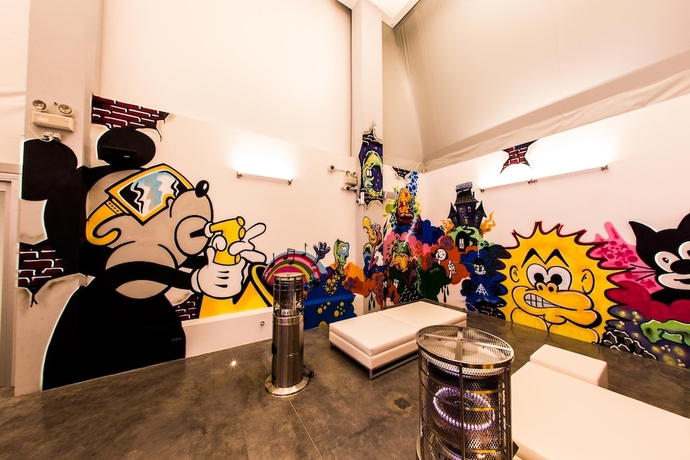 Imagen de los interiores del Hotel Adge and Residences. Foto 18