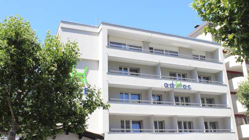 Imagen de la habitación del Hotel Adhhoc. Foto 2