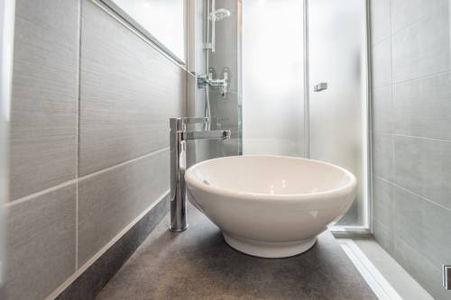 Imagen de la habitación del Hotel Adhhoc. Foto 7