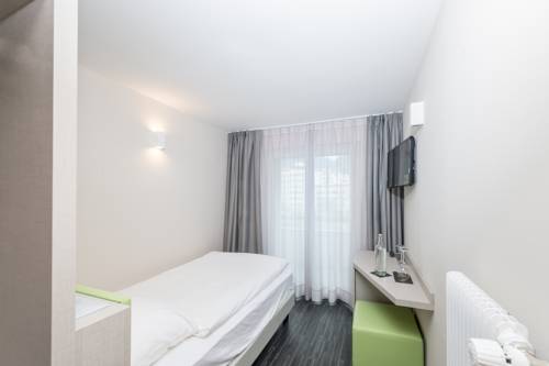 Imagen de la habitación del Hotel Adhhoc. Foto 14