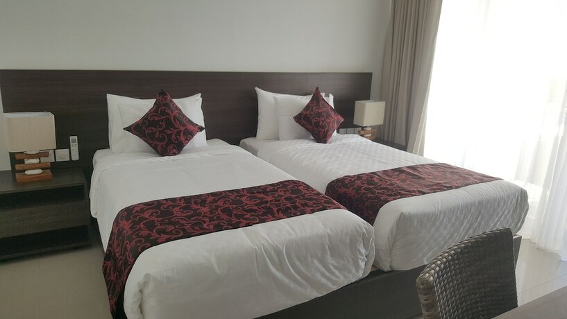 Imagen de la habitación del Hotel Adhiloka. Foto 17