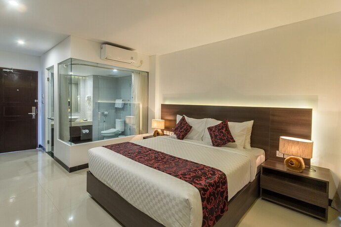 Imagen de la habitación del Hotel Adhiloka. Foto 20