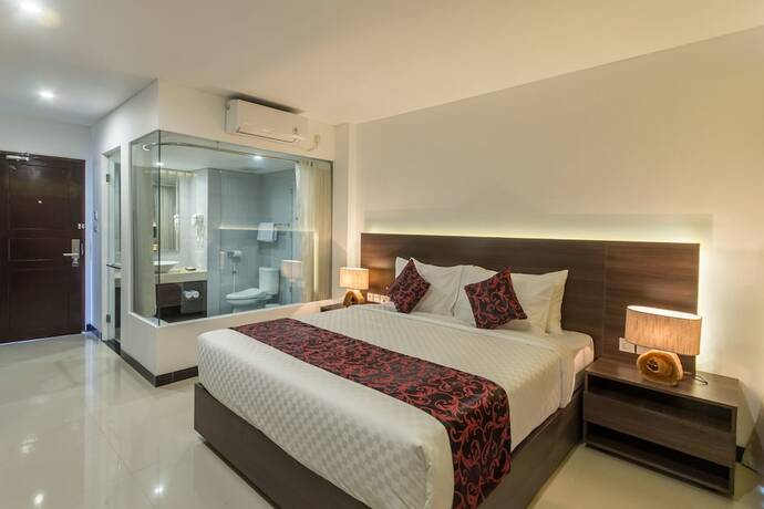 Imagen de la habitación del Hotel Adhiloka. Foto 30