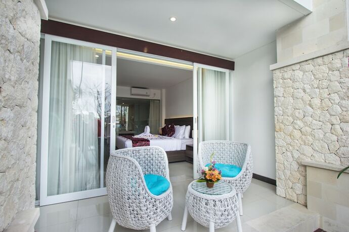 Imagen de la habitación del Hotel Adhiloka. Foto 34