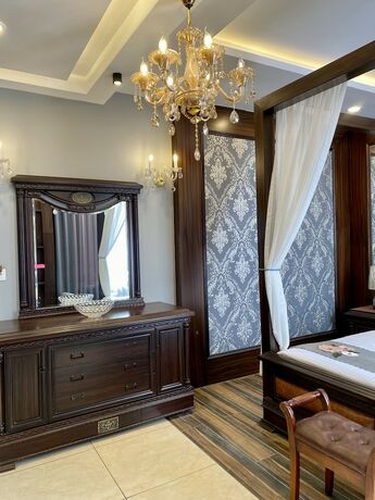 Imagen de la habitación del Hotel Adhiraja Palace. Foto 15