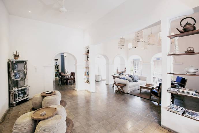 Imagen de los interiores del Hotel Adhisthana Hotel. Foto 20