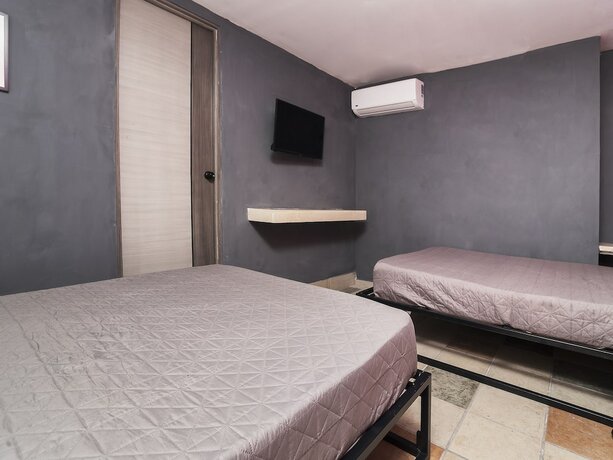 Imagen de la habitación del Hotel Adhoc Cintermex. Foto 19