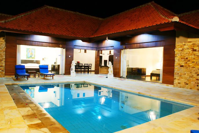 Imagen de la piscina del Hotel Adi Assri Beach Resort and Spa. Foto 15