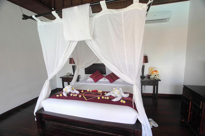 Imagen de la habitación del Hotel Adi Assri Beach Resort and Spa. Foto 10