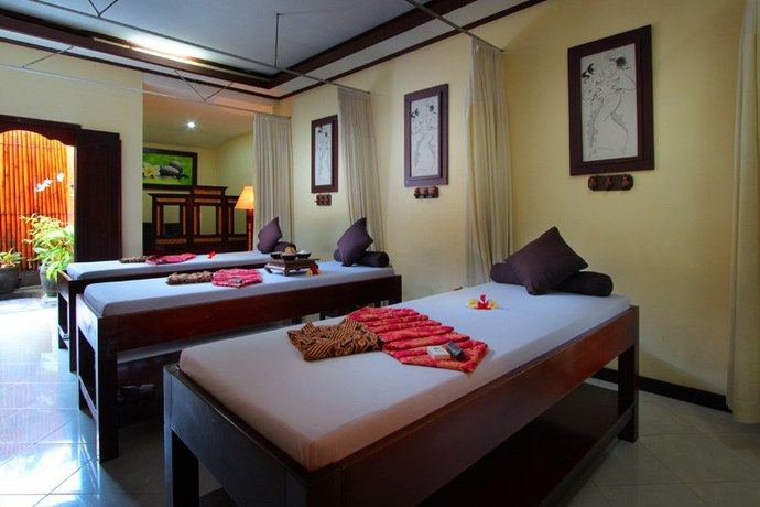 Imagen de los interiores del Hotel Adi Dharma Kuta. Foto 8