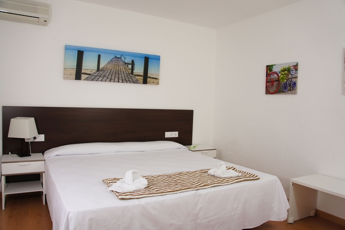 Imagen de la habitación del Hotel Adia Cunit Playa. Foto 6