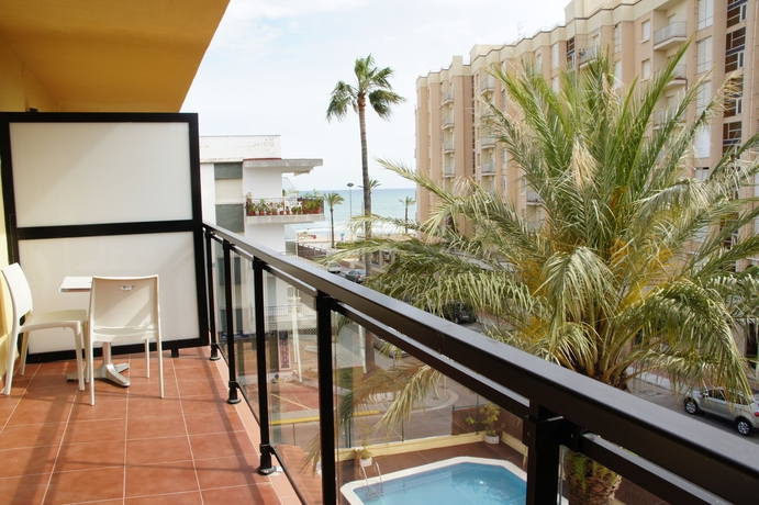 Imagen de la habitación del Hotel Adia Cunit Playa. Foto 13