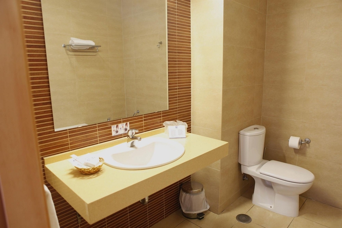 Imagen de la habitación del Hotel Adiafa. Foto 7